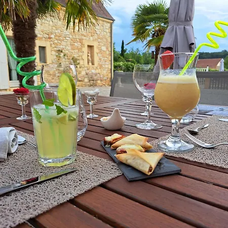 La Barde Montfort, Votre à 4 Kms De Sarlat Dordogne Couette-café