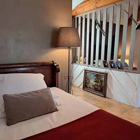 La Barde Montfort, Votre à 4 Kms De Sarlat Dordogne Couette-café 3*